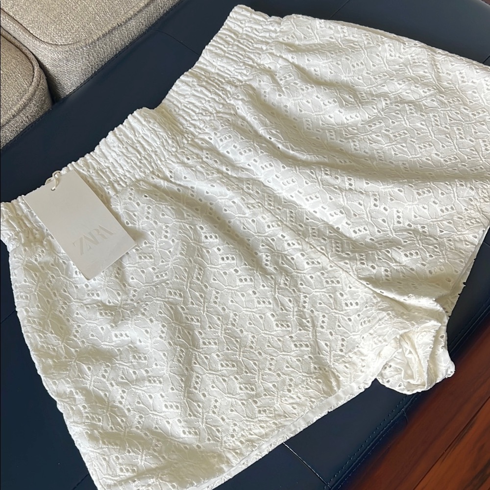 NWT. Zara White Embroidered Perforated Shorts with Eyelet Detail